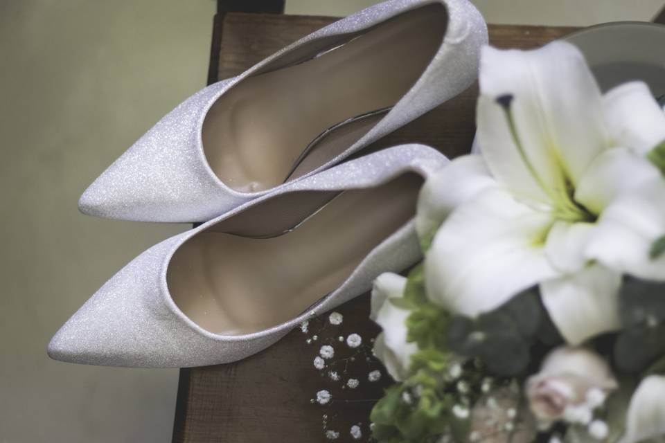Bodas | Zapatillas y ramo