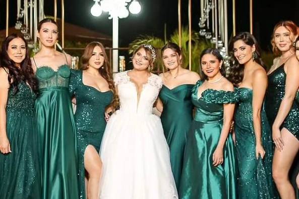 Novia con damas de honor