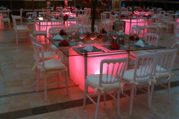 Mesa de cristal con led