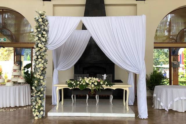 Mesa para los novios