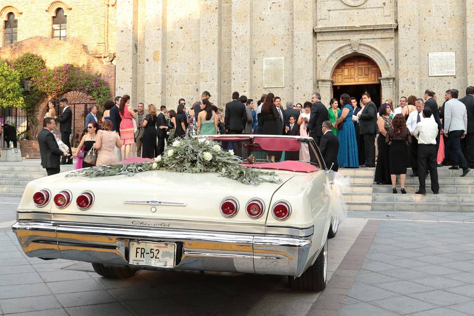 Auto de boda