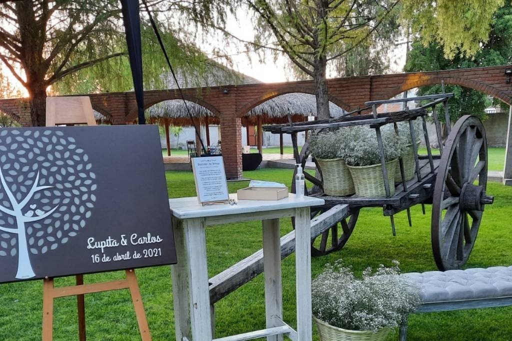 Los Portales Jardín de Eventos - Consulta disponibilidad y precios