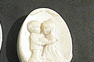 13 pesos