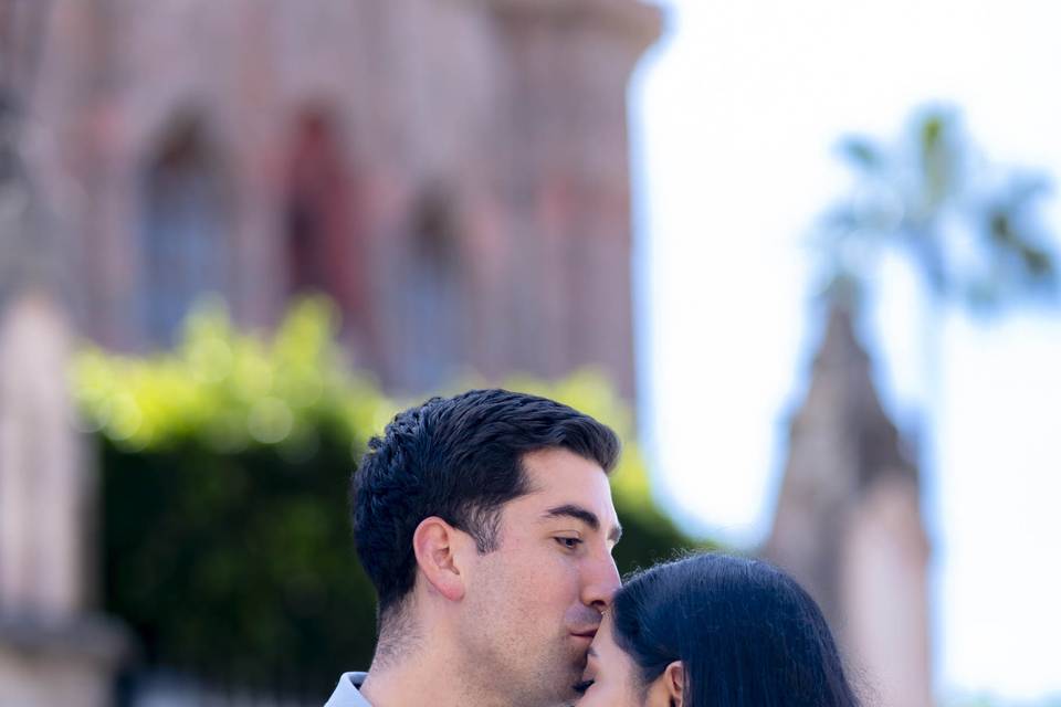 Besame más