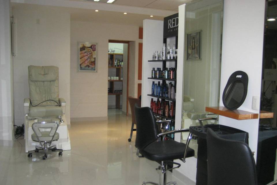 Indira beauty salon