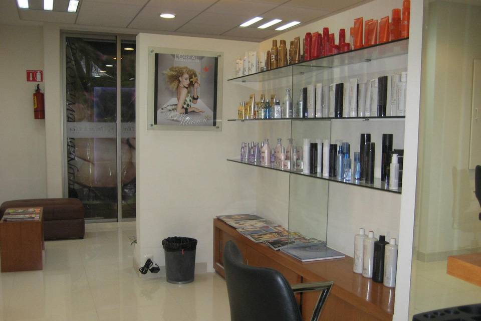 Indira beauty salon