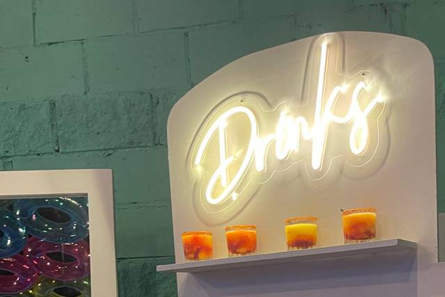 Pared de bebidas con alcohol