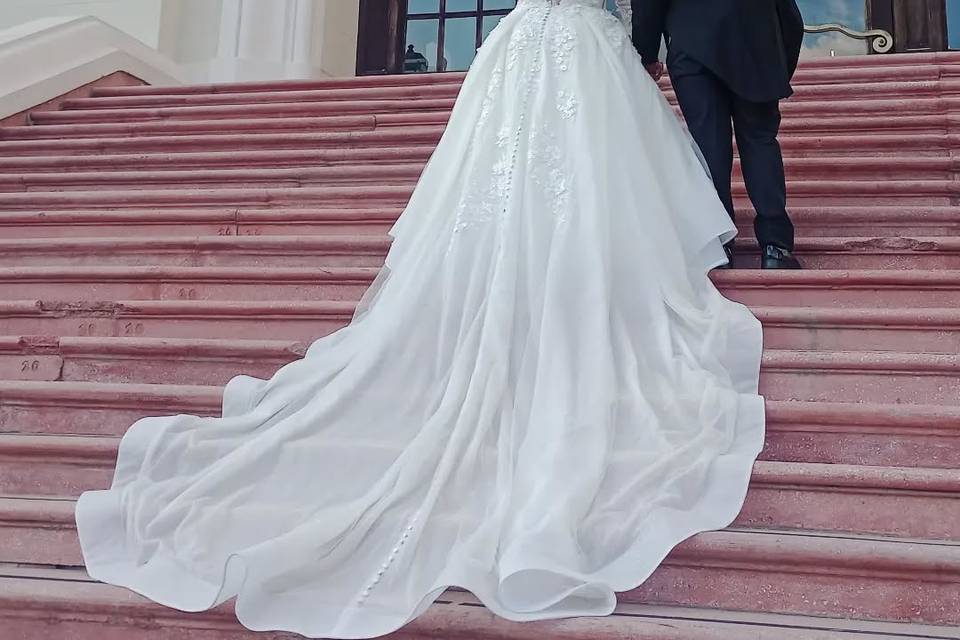 Bridal assistant