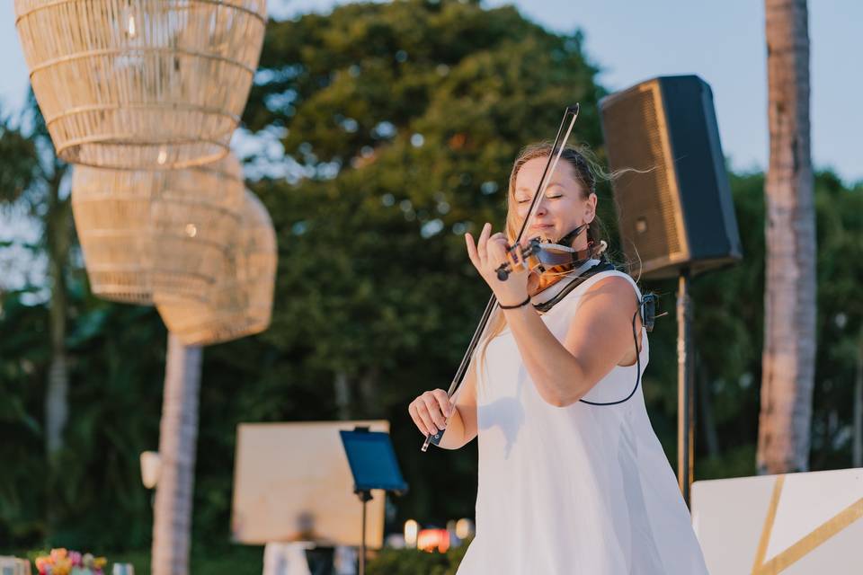 Polina Diorditsa - Violinista