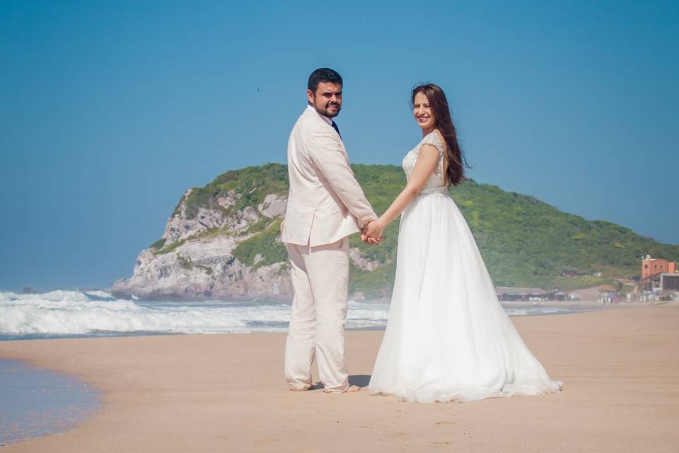 Trash the dress en la playa