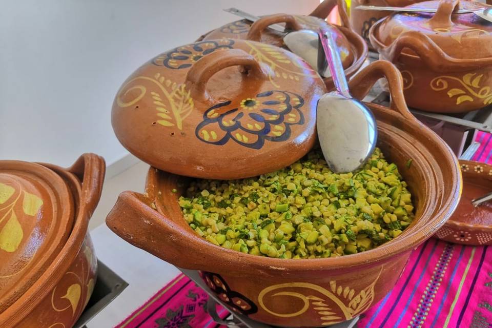 Calabazas con rajas y elotes