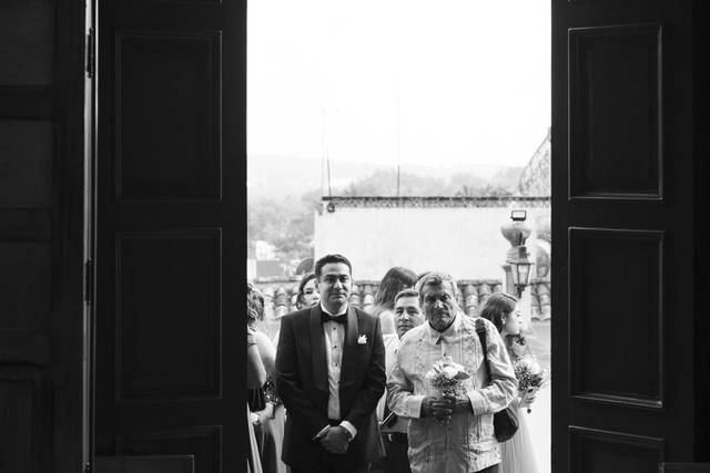 A las puertas De Dios
