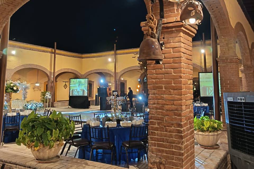 Boda Patio Interior