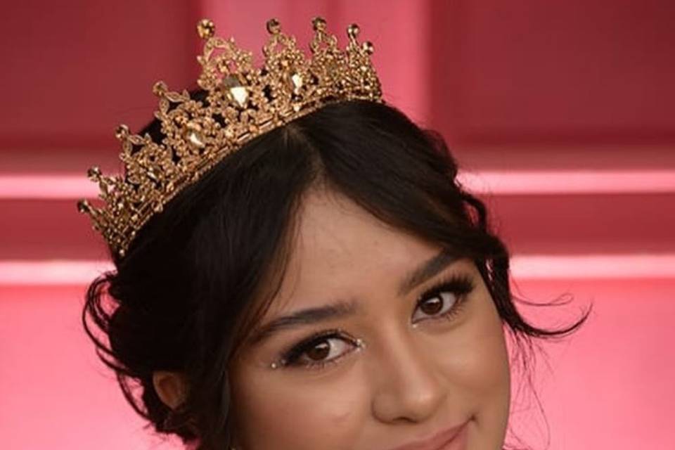 Maquillaje y peinado