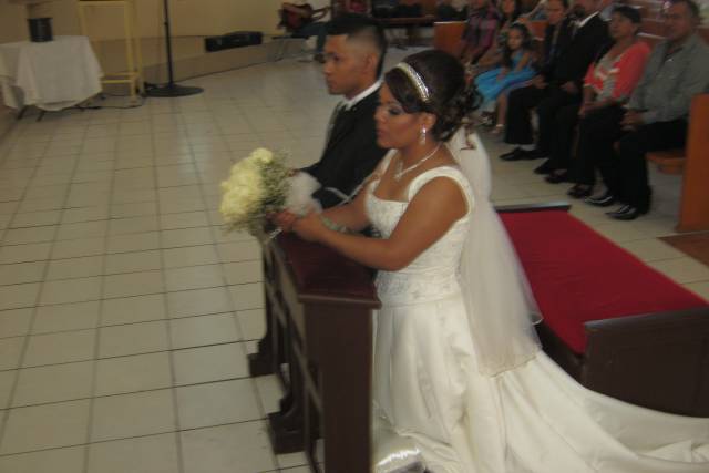 Ceremonia religiosa meditando