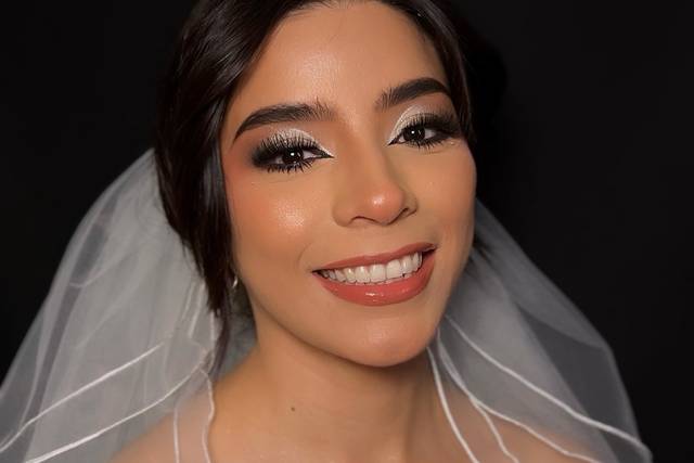 Mariana Reyes MakeUp