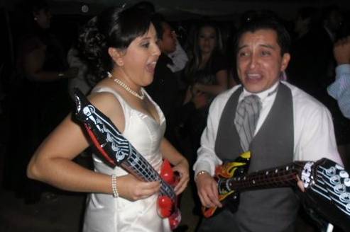 Novios en la fiesta