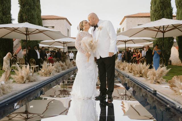 Bespoke Weddings & Co.