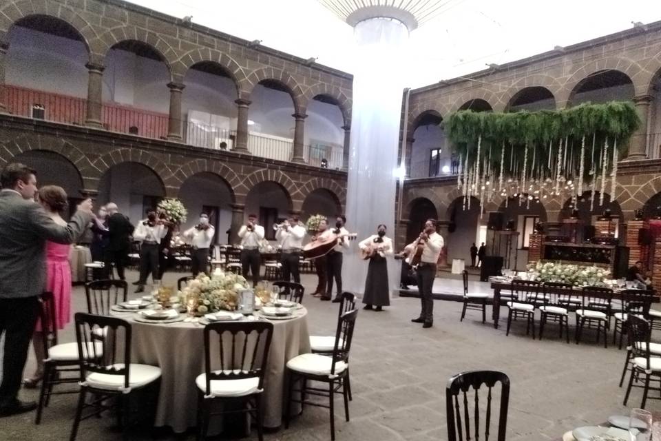 Coctail con mariachi