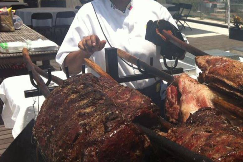 Carne en vara, tremendo menú