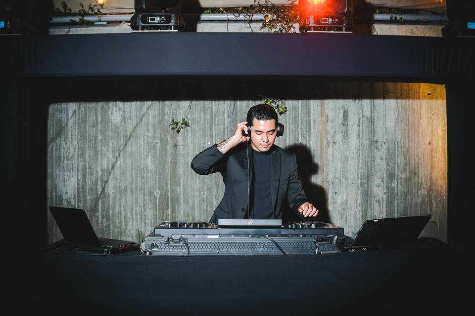 DJ Barrios