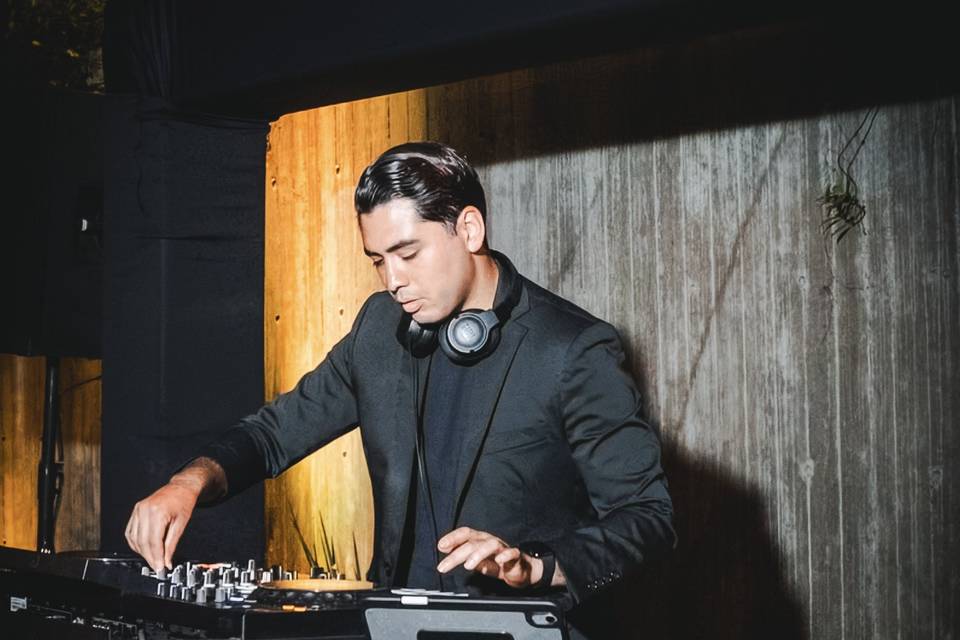 DJ Barrios