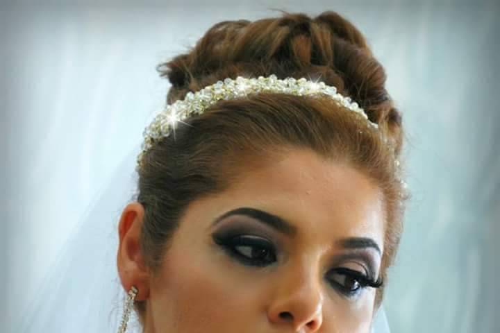 Novia estilo de maquillaje dramático