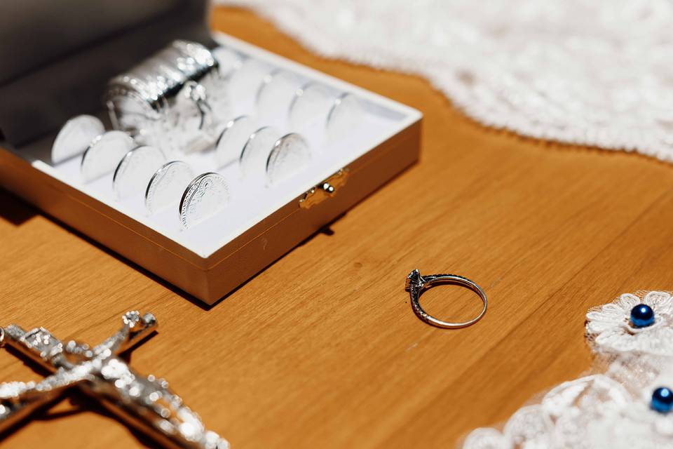 Anillo y arras