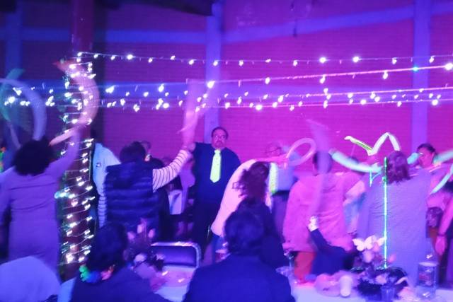 Fiesta con luz neón