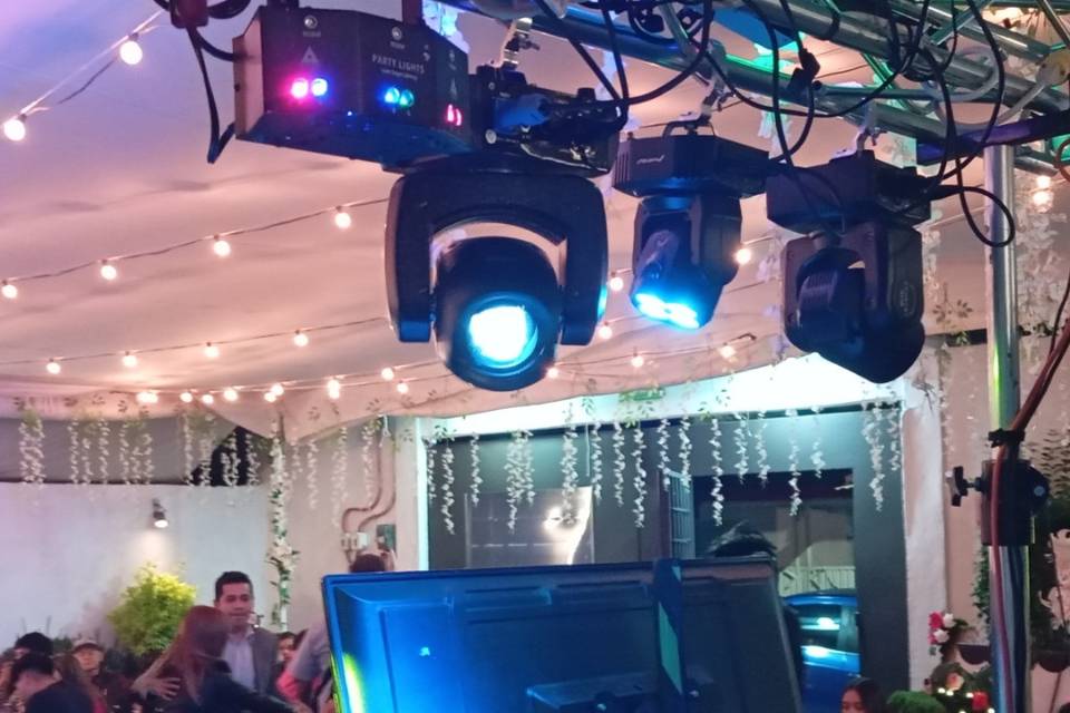 Audio, iluminación y pantalla