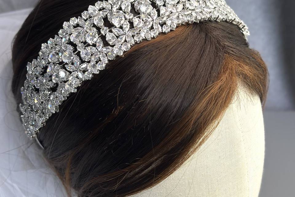 Tiara 1