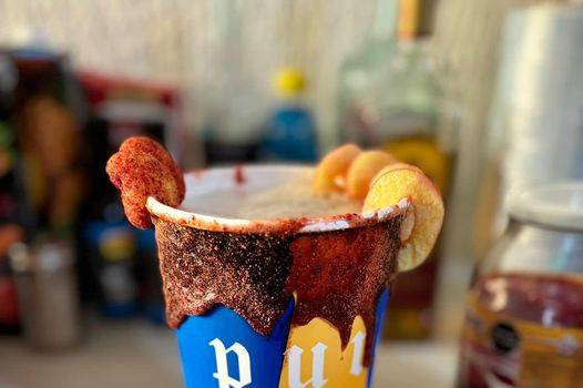 Michelada con manguitos