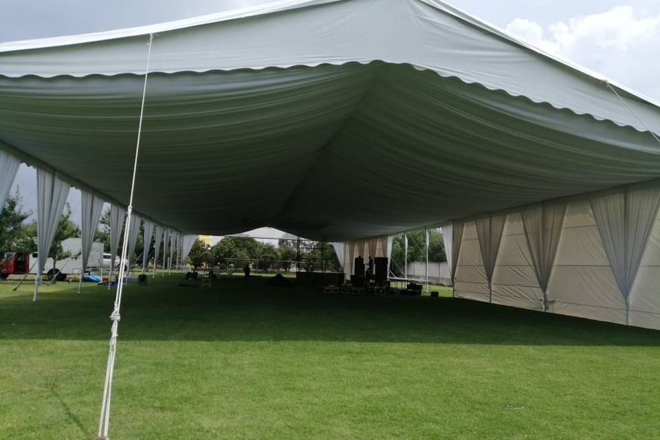 Carpa con lateral abajo