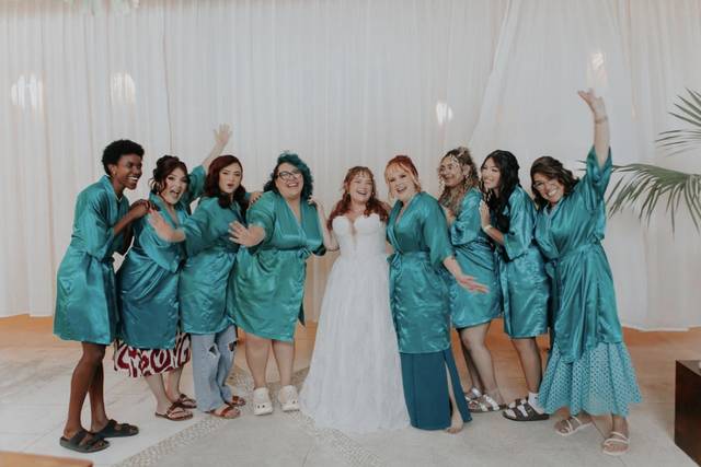 Ellas hermosas y felices