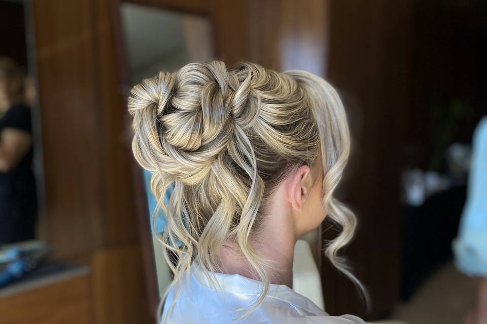 Hermoso peinado de novia