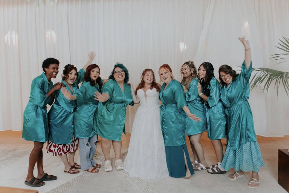 Ellas hermosas y felices