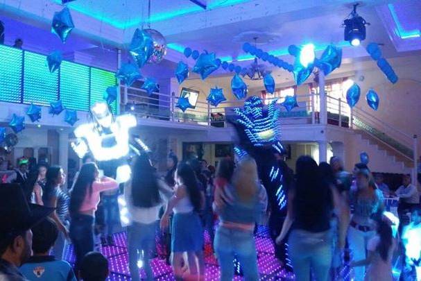Robots, zanqueros y animadores