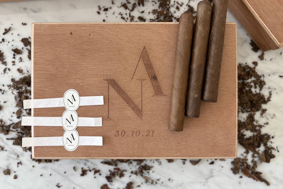 Anillo y caja personalizada de puros