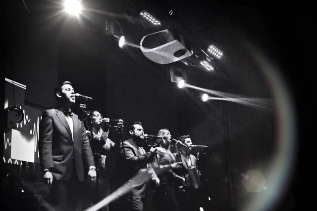 Voces Banda Decibeles