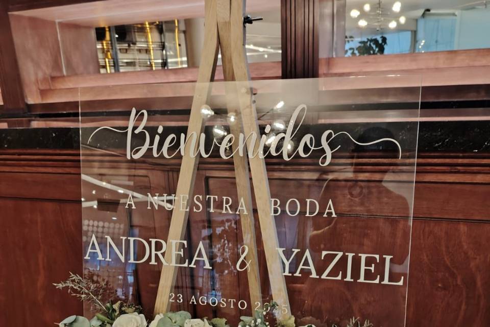 Arreglo floral para caballete