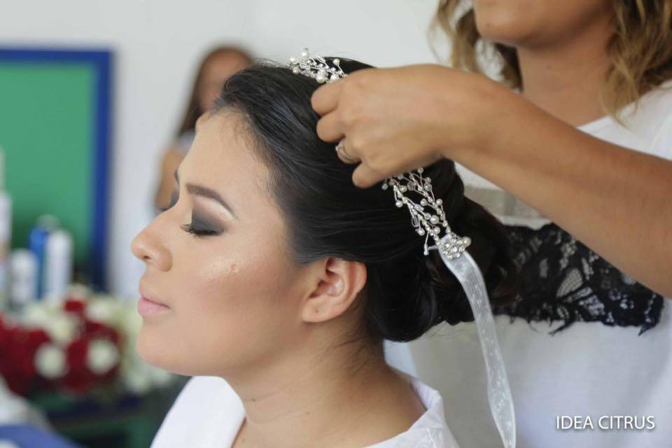 Peinado y maquillaje de novia