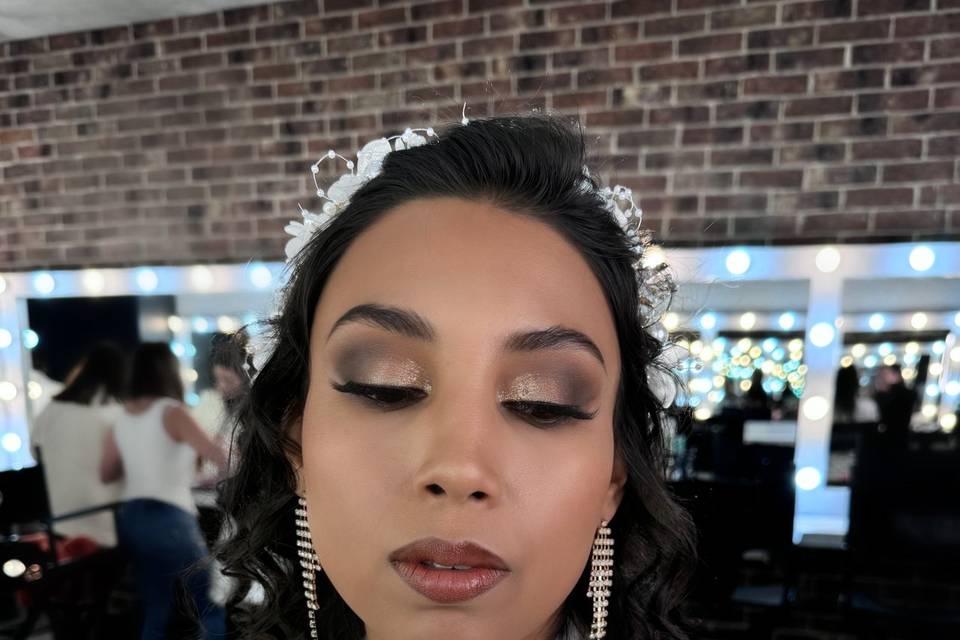 Novia con maquillaje terminado mate