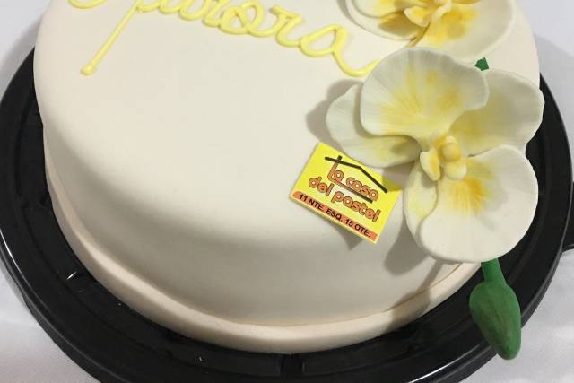 Pastel de fondant con orquidea