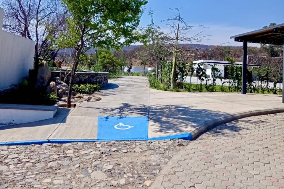 Acceso silla de ruedas