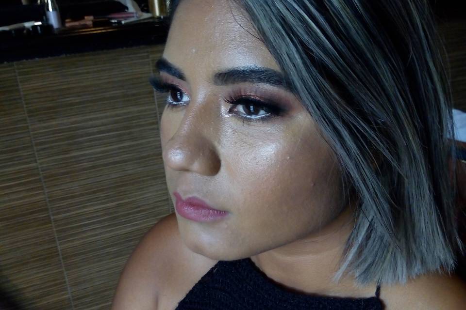 Arely Navarrete Makeup