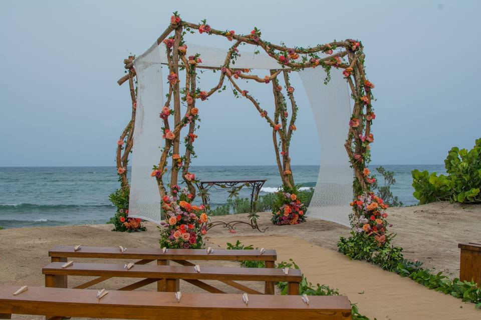 Boda Akumal Bay