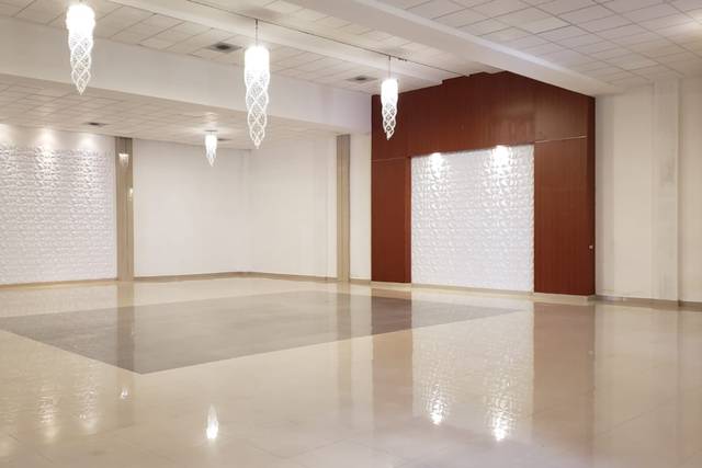 Salón grande de lujo