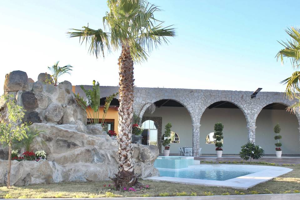 Hacienda , jardín , salón
