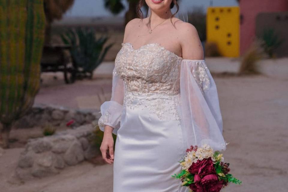 Vestido en raso y encaje