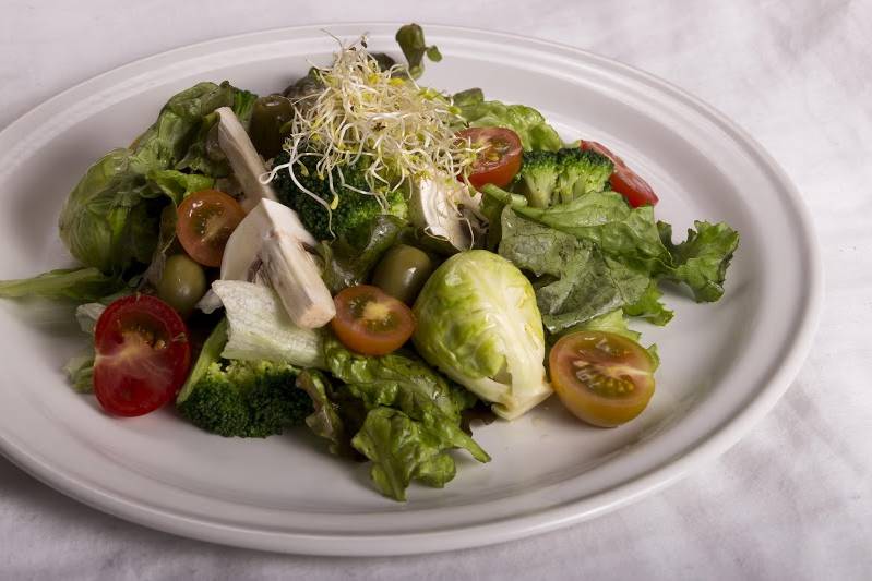 Ensalada con jitomate cherry